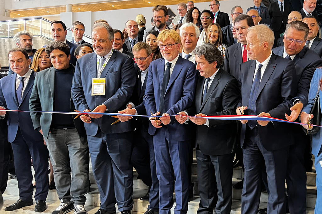 Celebrating the come-back at SIAL Paris 2022 inauguration