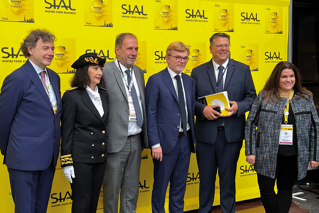 Celebrating the come-back at SIAL Paris 2022 inauguration