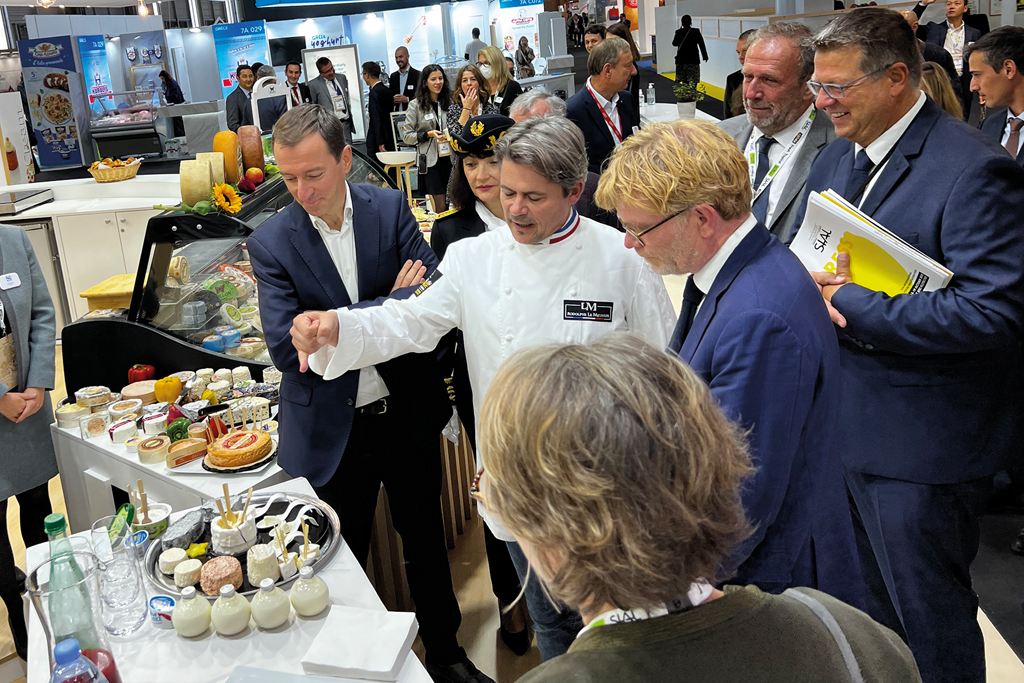 Celebrating the come-back at SIAL Paris 2022 inauguration